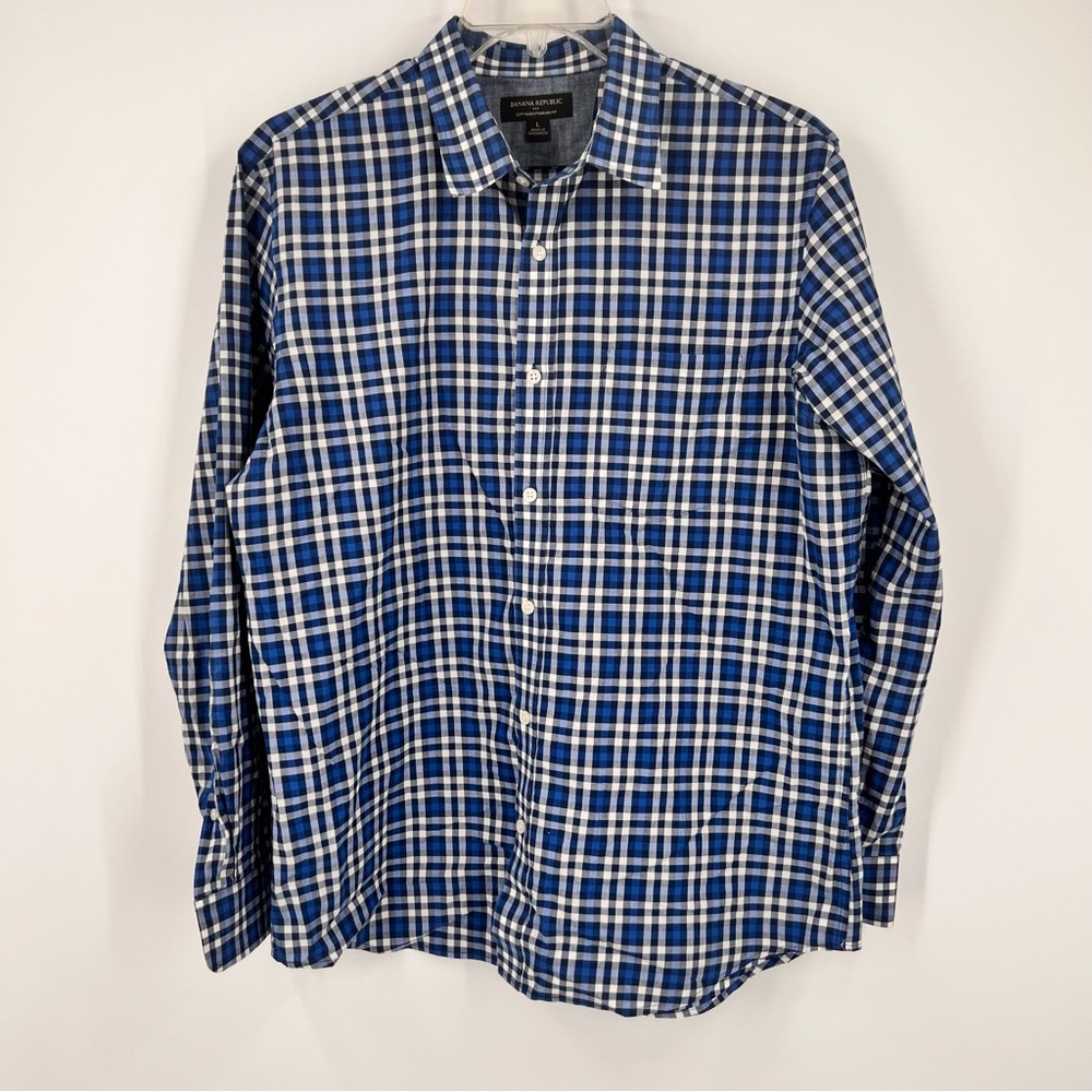 Banana Republic Men's Navy and White Plaid Shirt Soft‎ Wash